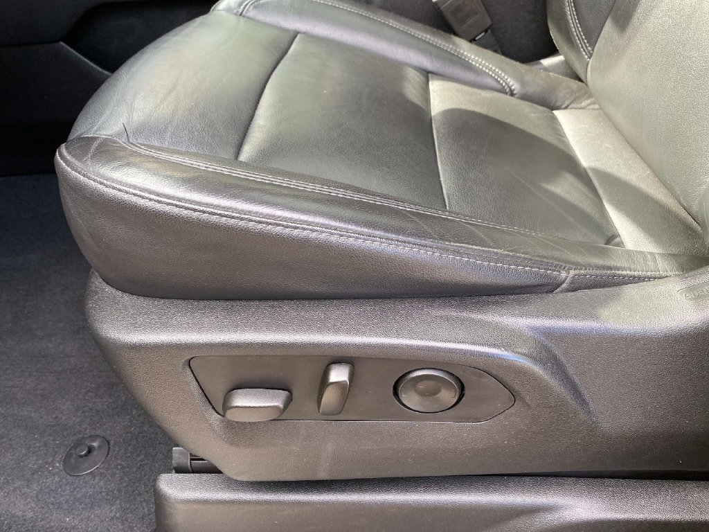 Used 2021 White Chevrolet LT image 25