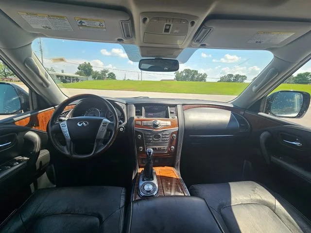 Used 2019 White INFINITI LUXE image 12