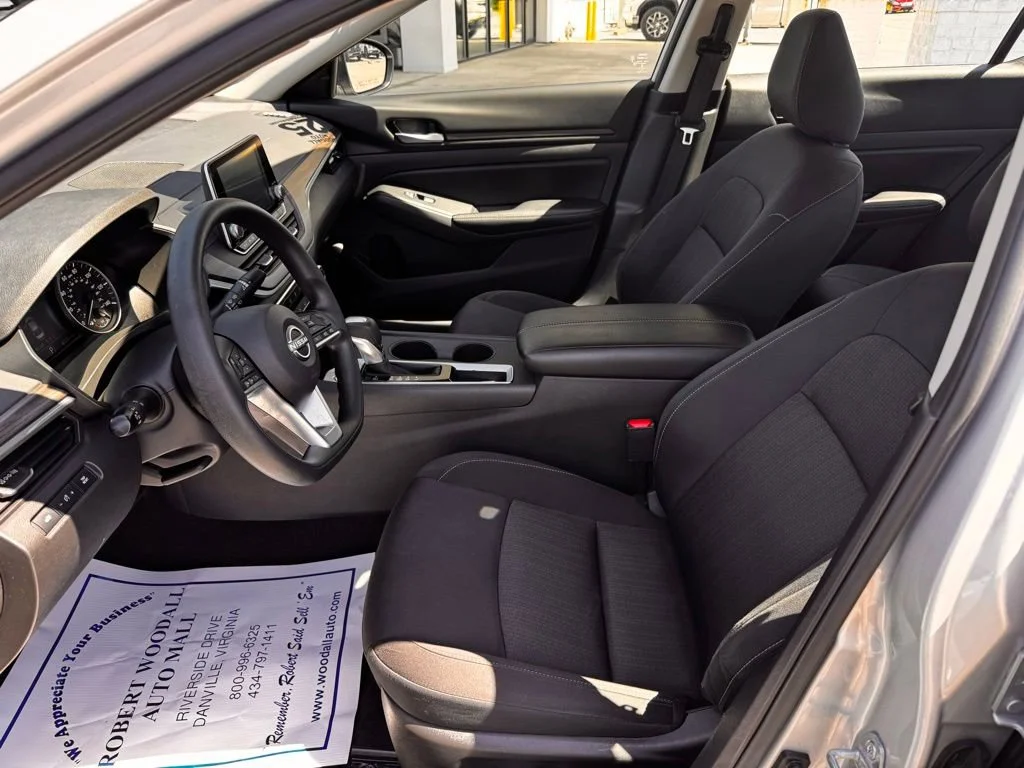 Used 2025 Silver Nissan SV image 10
