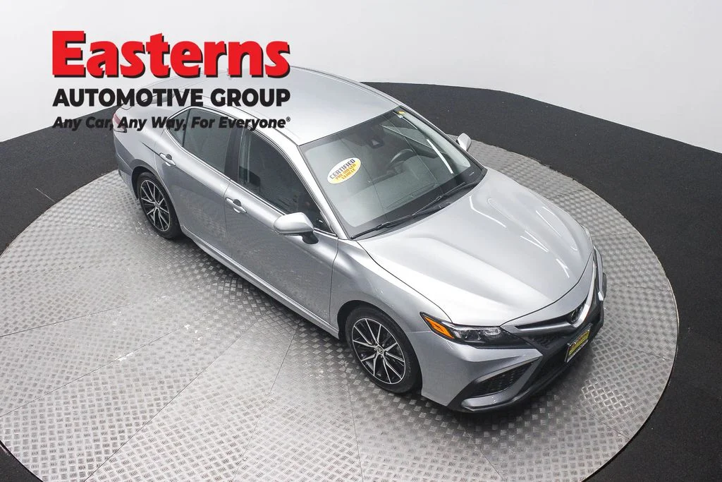 Used 2023 Silver Toyota SE image 3