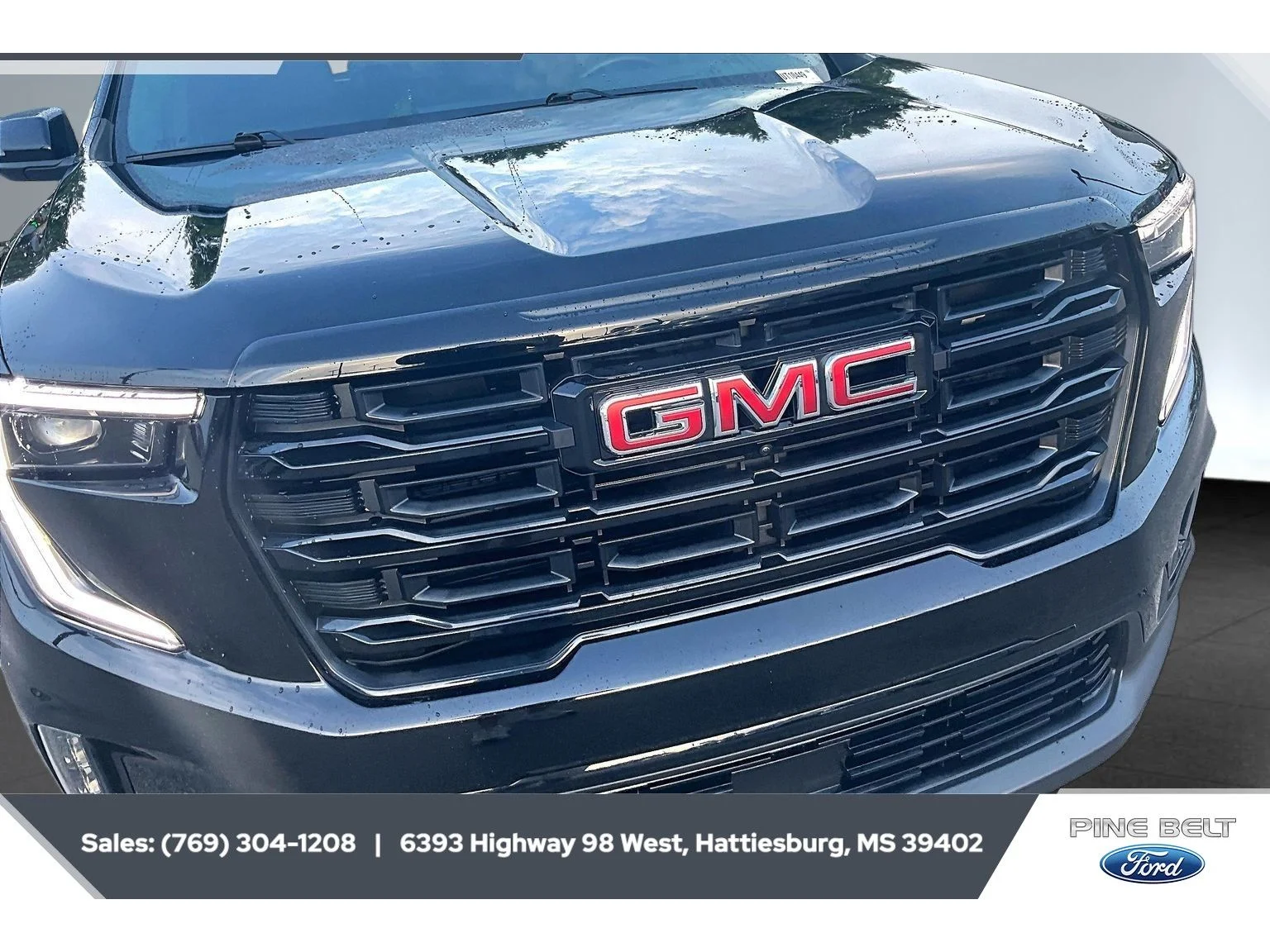 Used 2025 Ebony Twilight Metallic GMC FWD Elevation image 22