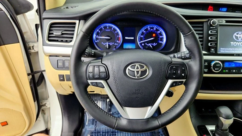 Used 2019 Blizzard Pearl Toyota Limited V6 AWD image 14