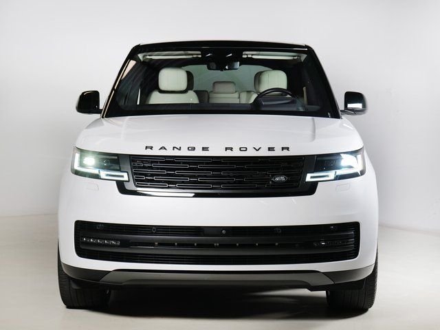 Certified Used 2023 Ostuni White Pearl Land Rover SE image 8
