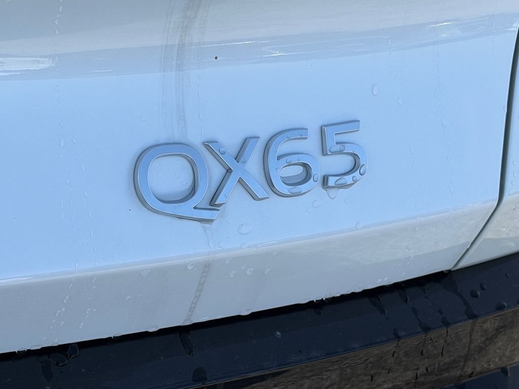 New 2027 RADIANT WHITE INFINITI Luxe AWD image 9