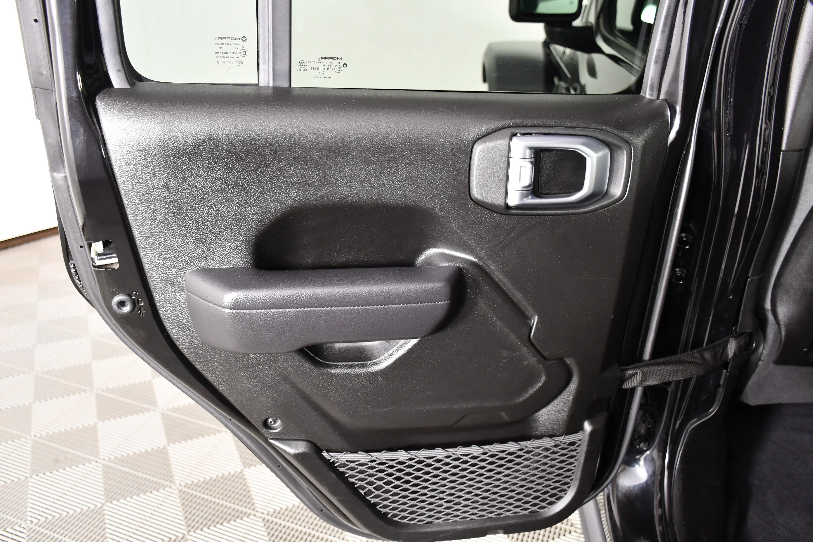 Used 2025 Black Clearcoat Jeep Rubicon image 31