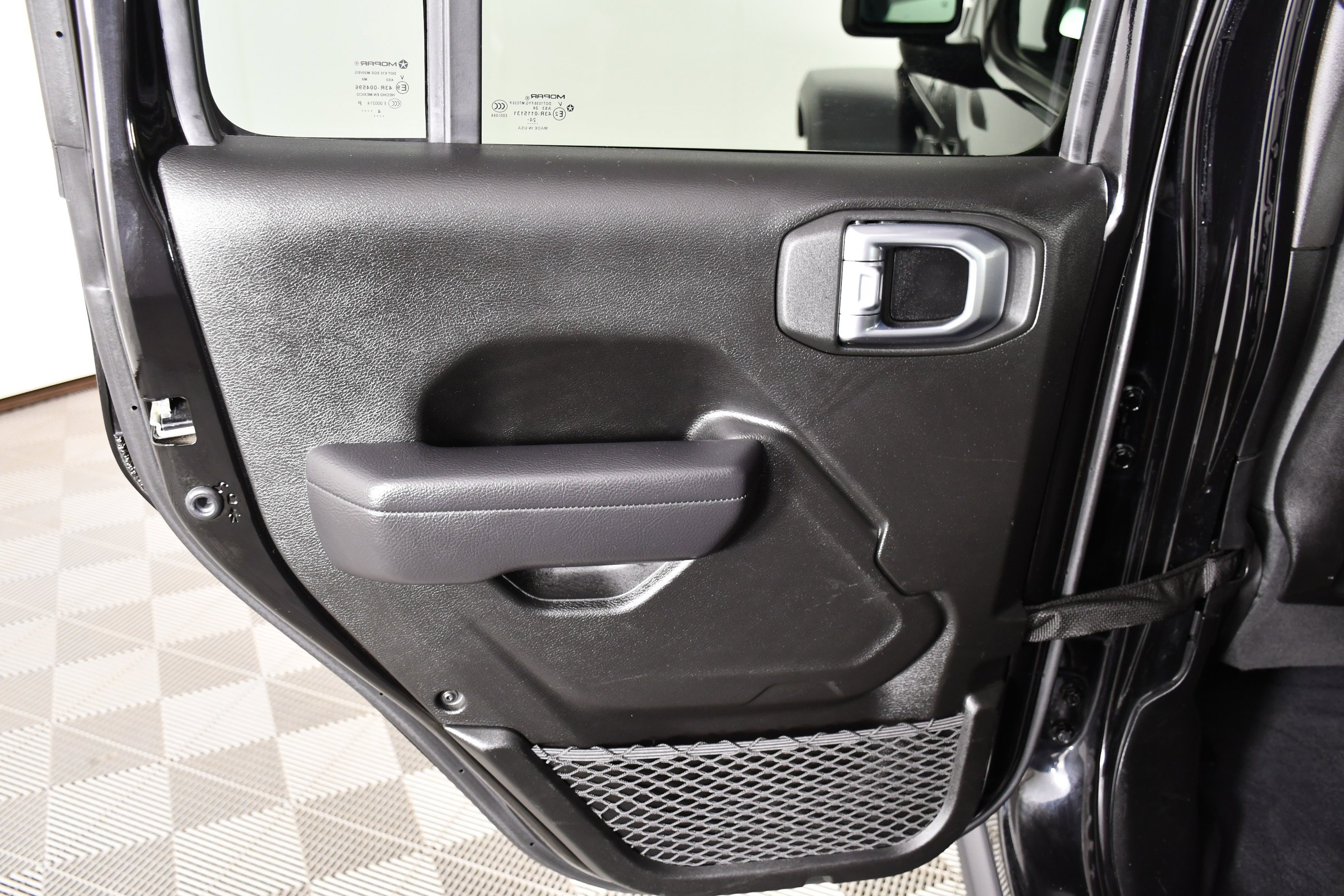 Used 2025 Black Clearcoat Jeep Rubicon image 31