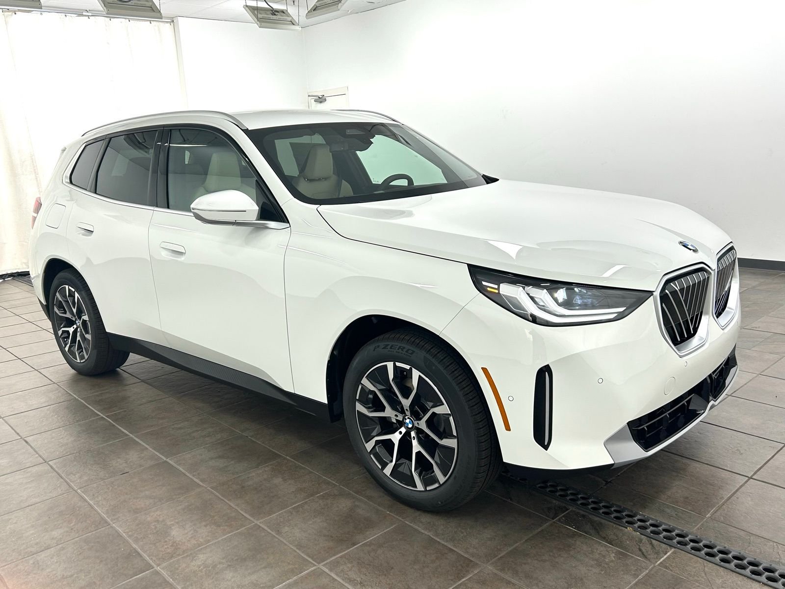 New 2026 Alpine White BMW 30 xDrive image 6