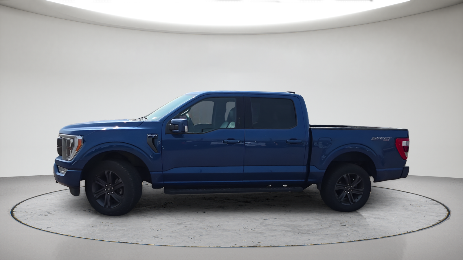 Used 2023 Atlas Blue Metallic Ford Lariat image 11