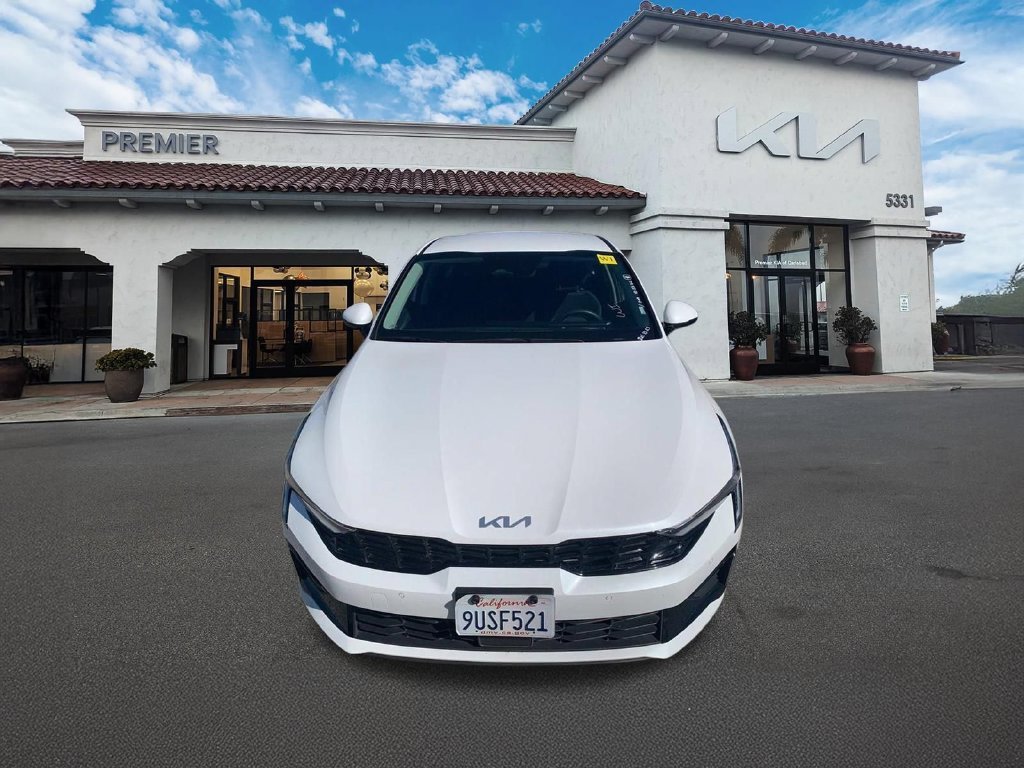 Certified Used 2026 Snow White Pearl Kia LXS image 3