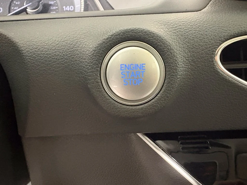 Used 2022 Gray Hyundai SEL image 26