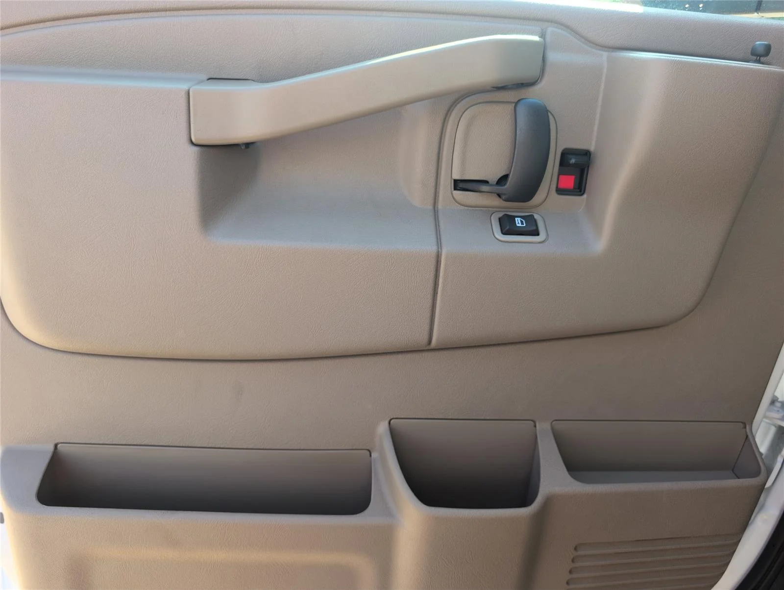 2026 Chevrolet Express Cargo Work Van - Photo 13