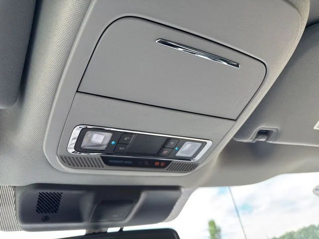 Used 2025 Gray Ford Lariat image 25