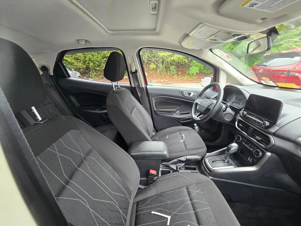 Used 2019 Red Ford SE image 7