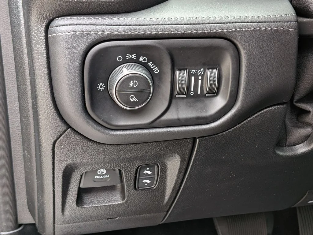Used 2020 Silver Ram Limited image 16