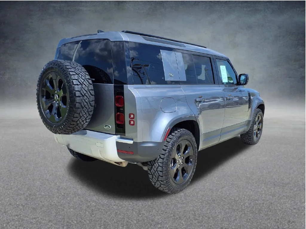 Used 2023 Black Land Rover SE image 7