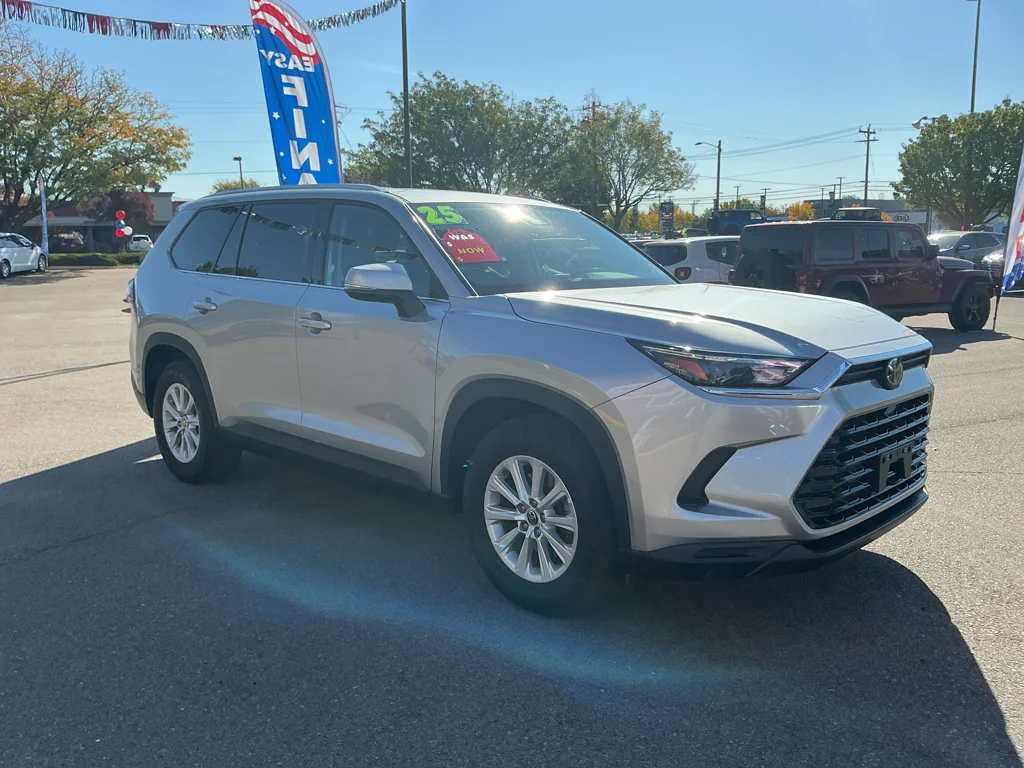 Used 2025 Celestial Silver Metallic Toyota XLE image 3
