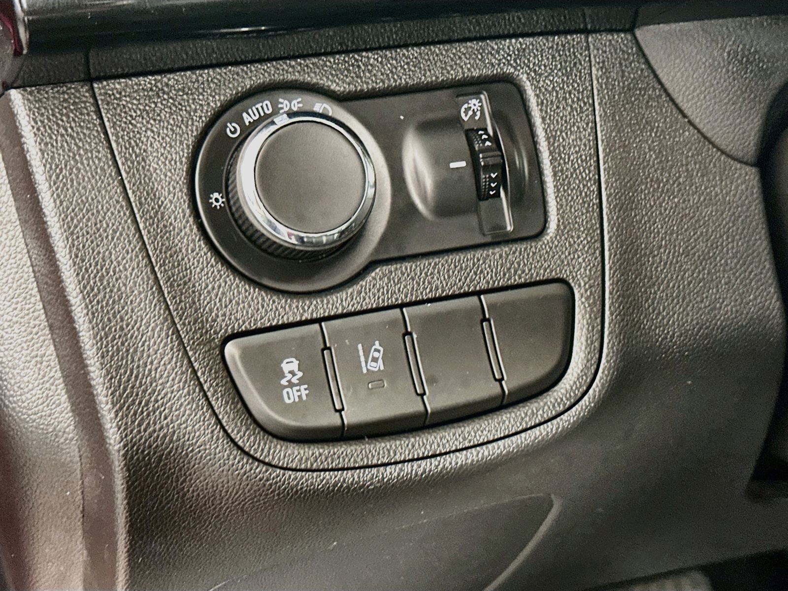 Used 2022 Red Hot Chevrolet 2LT image 10