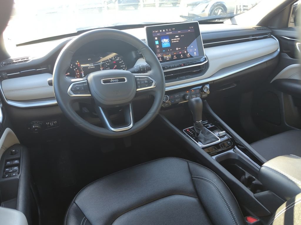 Used 2025 White Jeep Limited image 17