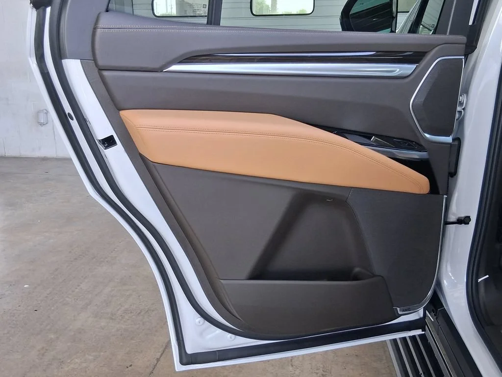 2026 Cadillac Escalade Luxury - Photo 23