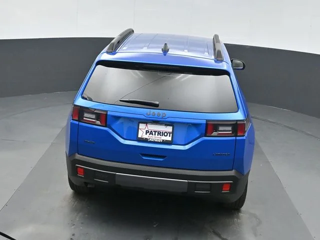 New 2026 Hydro Blue Pearl-Coat Exterior Paint Jeep Limited image 33