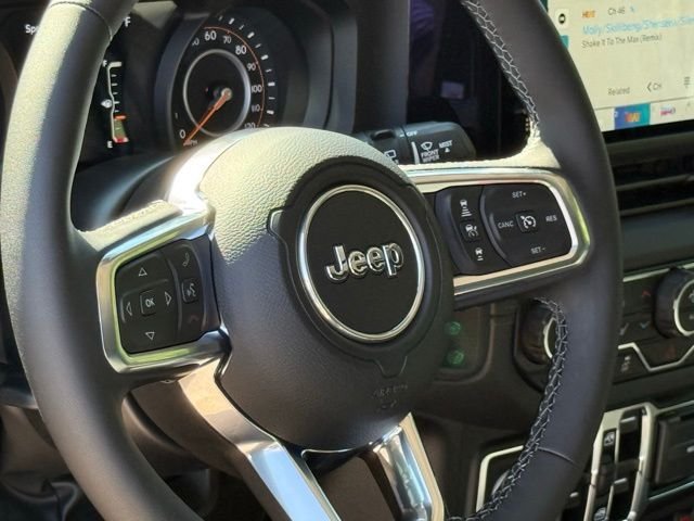 2025 Jeep Wrangler 4-Door Sahara - Photo 21
