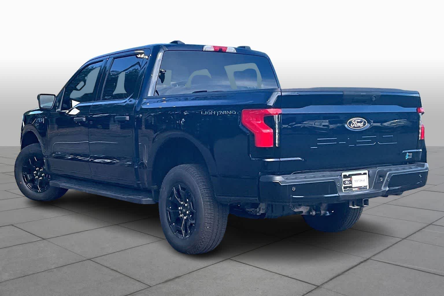 New 2025 Antimatter Blue Metallic Ford XLT image 11