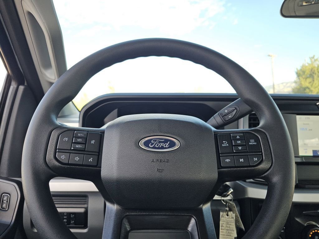 New 2026 Oxford White Ford XL image 31