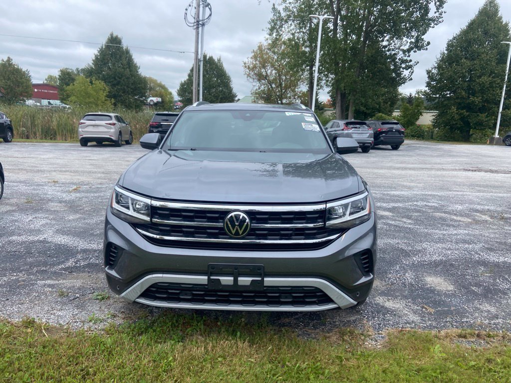 Used 2023 Platinum Gray Metallic Volkswagen 3.6L V6 SEL image 2