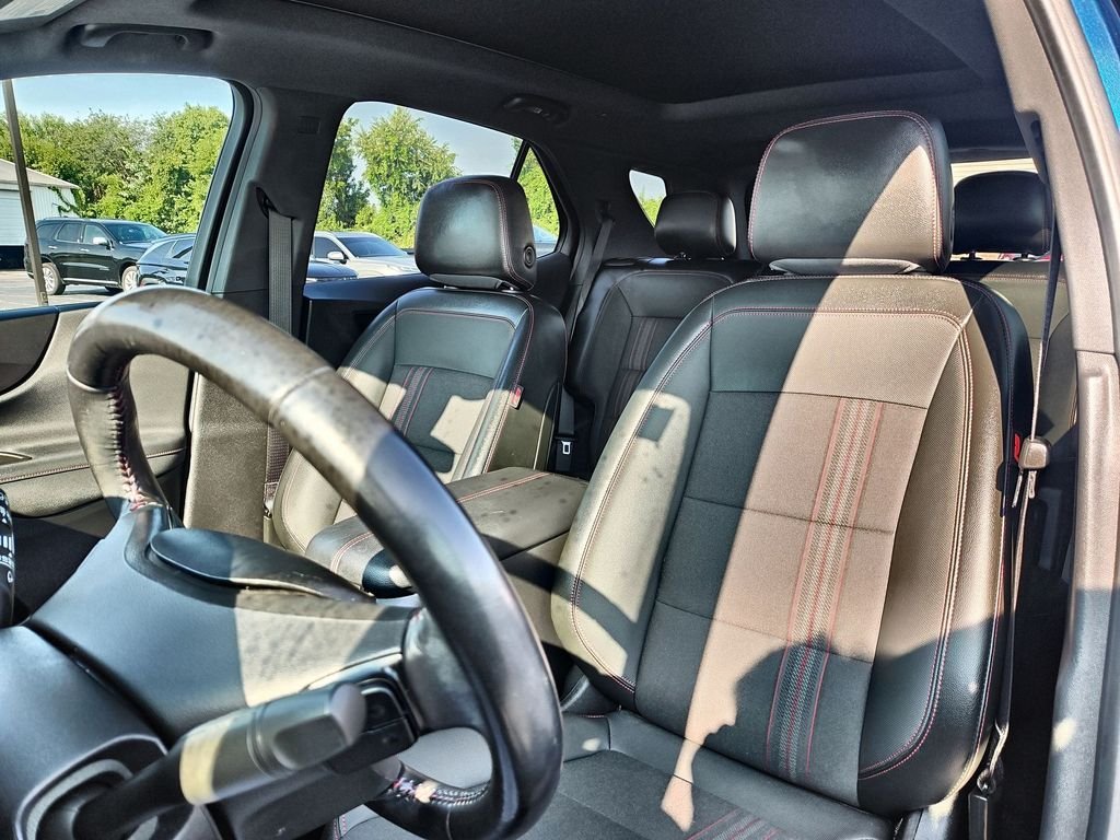 Used 2022 Blue Chevrolet RS image 11