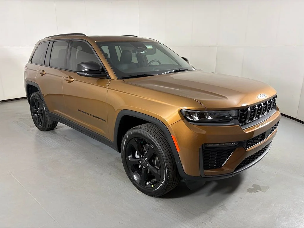 New 2027 Brown Jeep Limited image 2