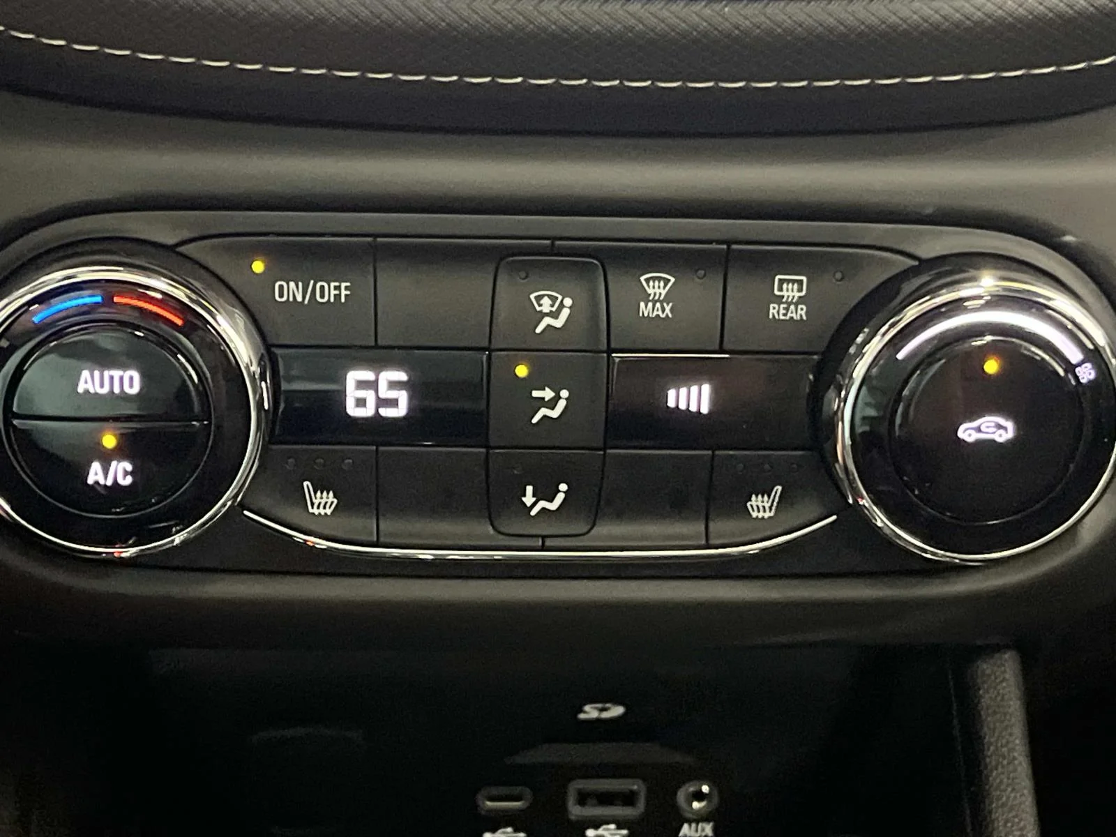 Used 2023 NITRO YELLOW METALLIC Chevrolet ACTIV image 23