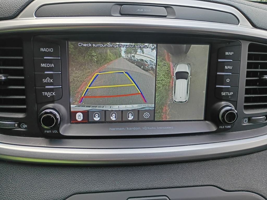 Used 2019 Snow White Pearl Kia SX Limited image 25