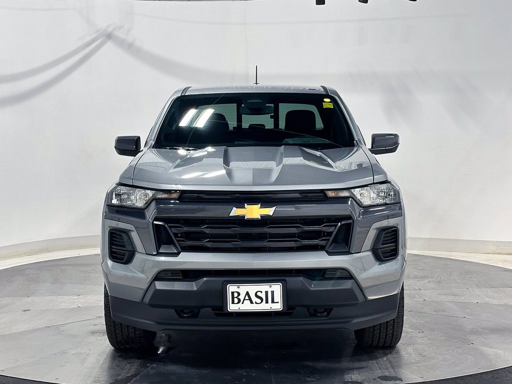 Used 2025 Gray Chevrolet LT image 9