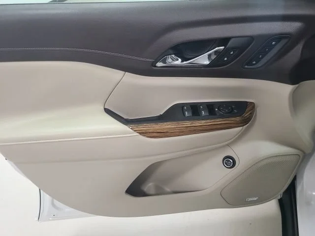 Used 2019 White Frost Tricoat GMC Denali image 18