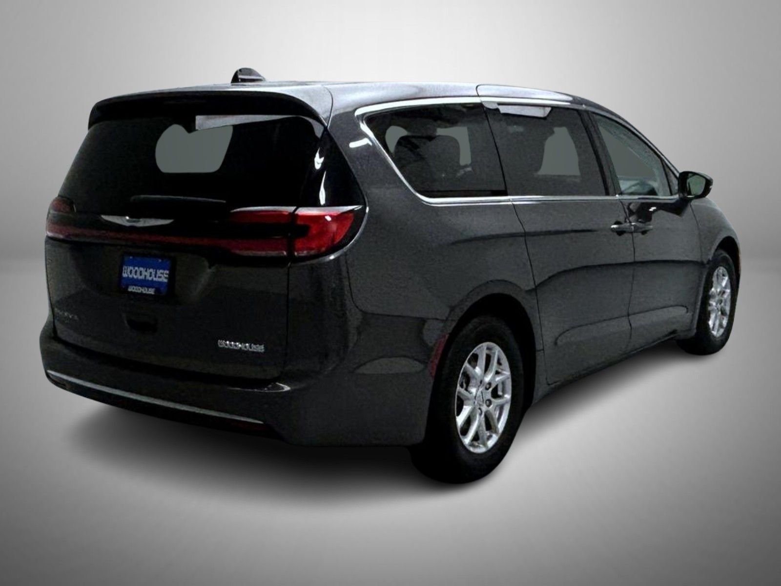 Used 2023 Gray Chrysler Touring L image 5
