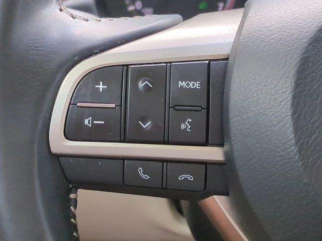 Used 2020 Silver Lexus 460 image 24