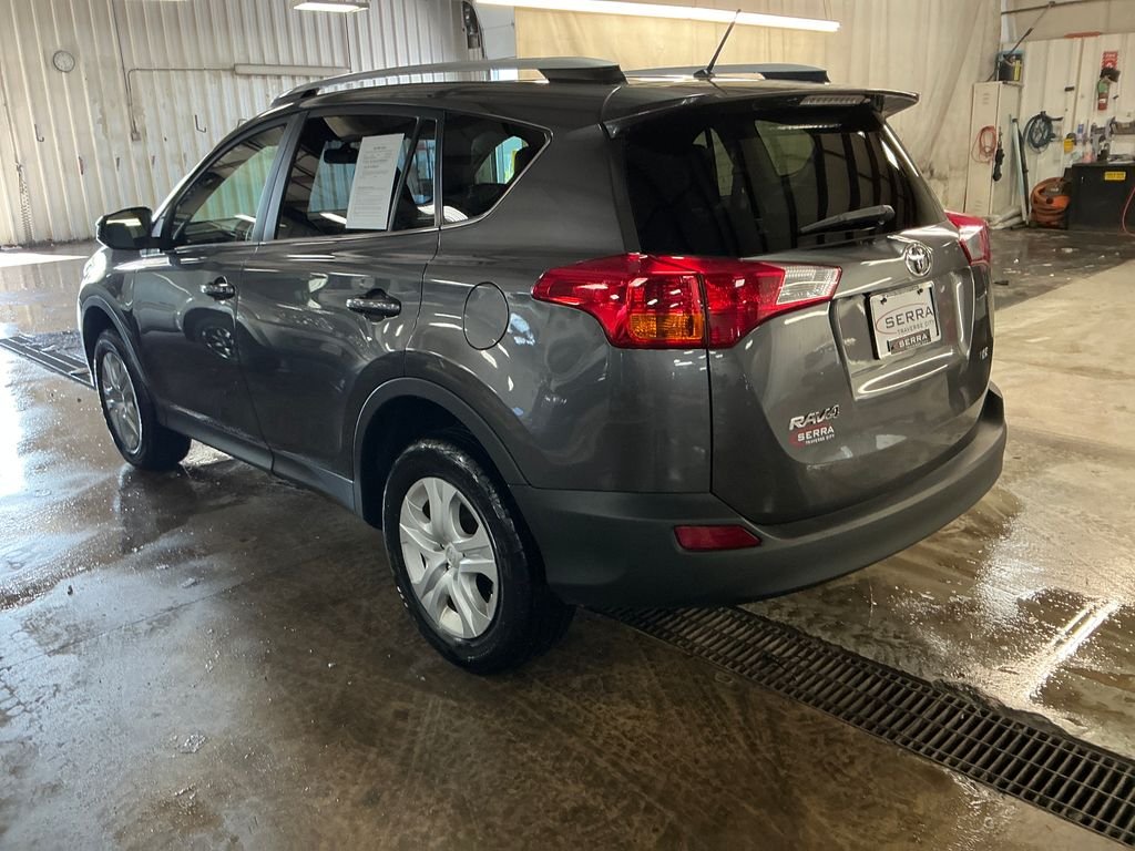 Used 2013 Gray Toyota LE image 3