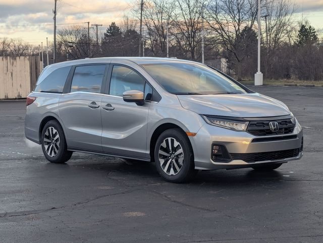 New 2026 Solar Silver Metallic Honda EX-L image 4