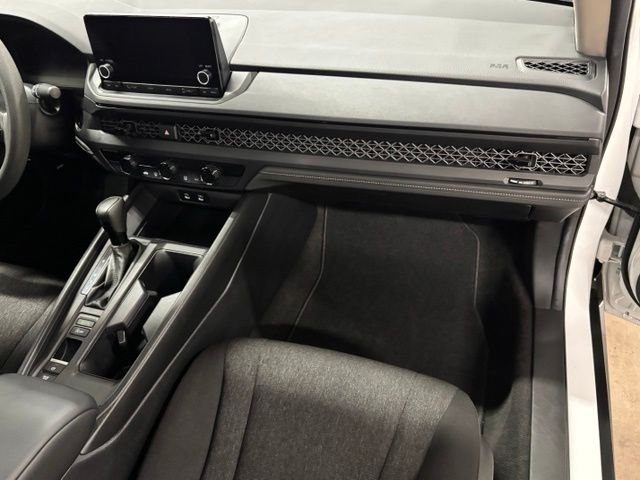 Used 2024  Honda LX image 21