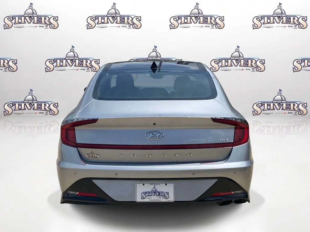 Used 2021 Silver Hyundai Limited image 7