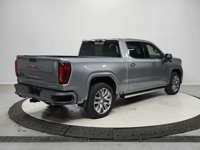 Used 2025 Silver GMC Denali image 7