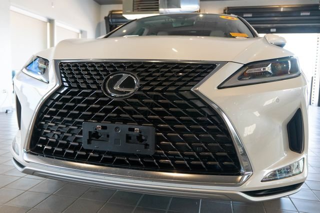 Used 2022 White Lexus 350L image 11