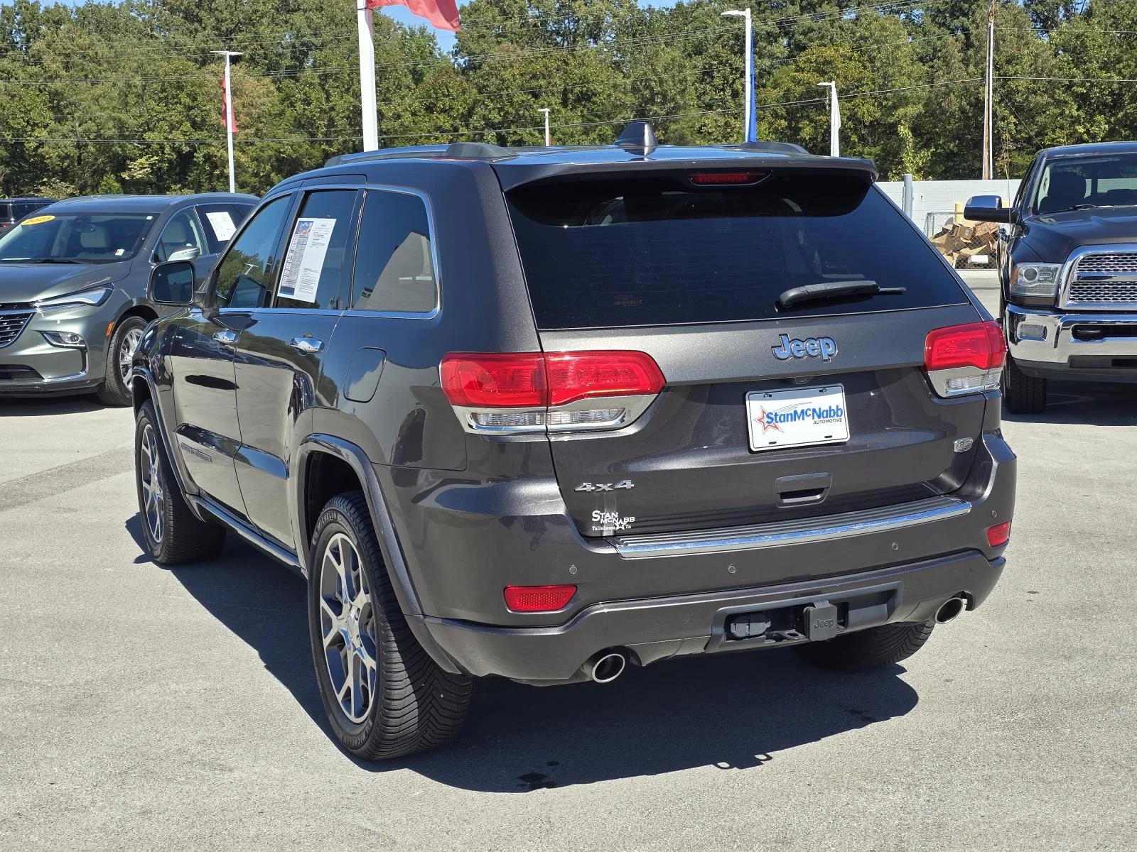 Used 2020 Gray Jeep Overland 4x4 image 5