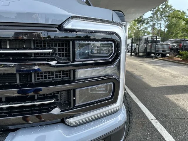 Used 2025 Gray Ford Platinum image 9