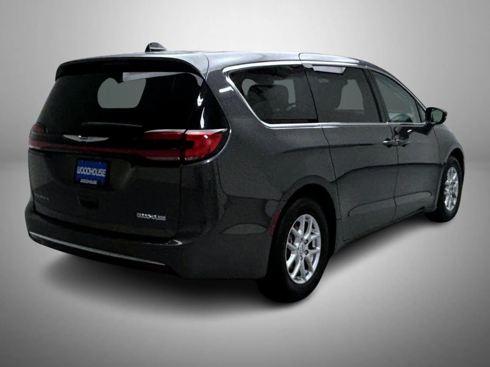 Used 2023 Gray Chrysler Touring L image 5