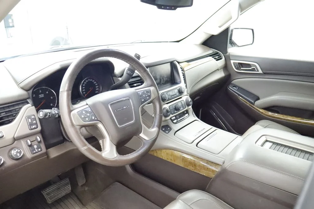 Used 2016 Silver GMC Denali image 26