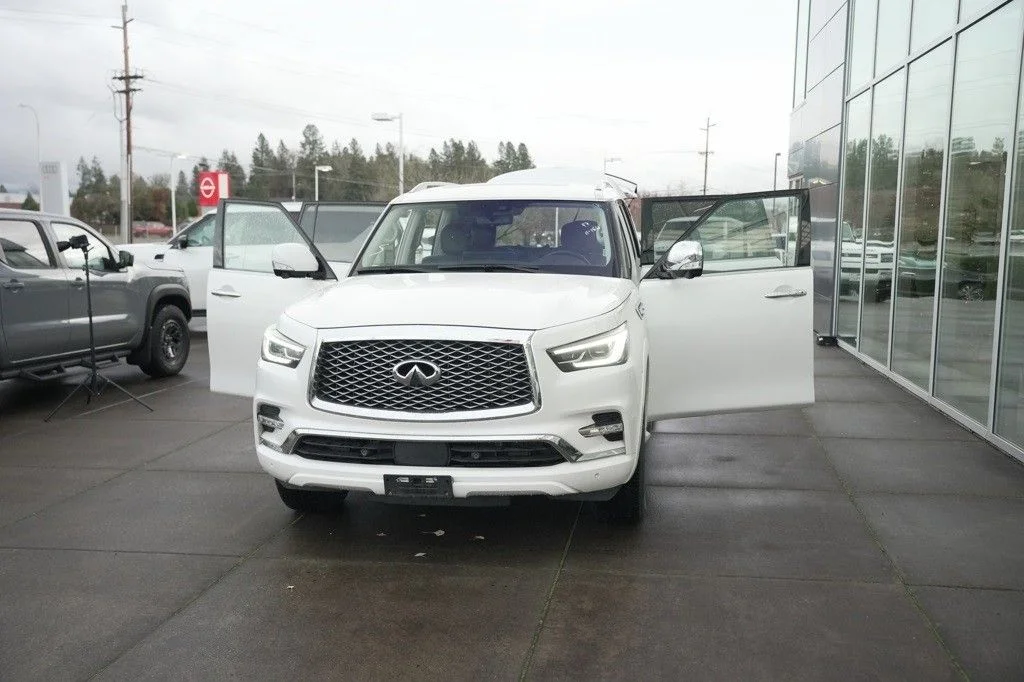 Used 2024 Moonstone White INFINITI LUXE image 13