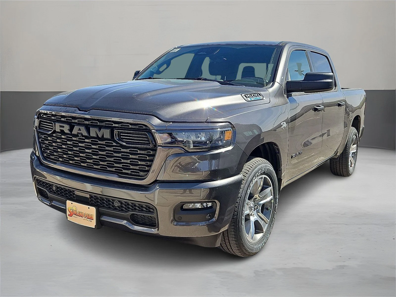 2026 RAM 1500 Express Crew Cab 5'7's photo