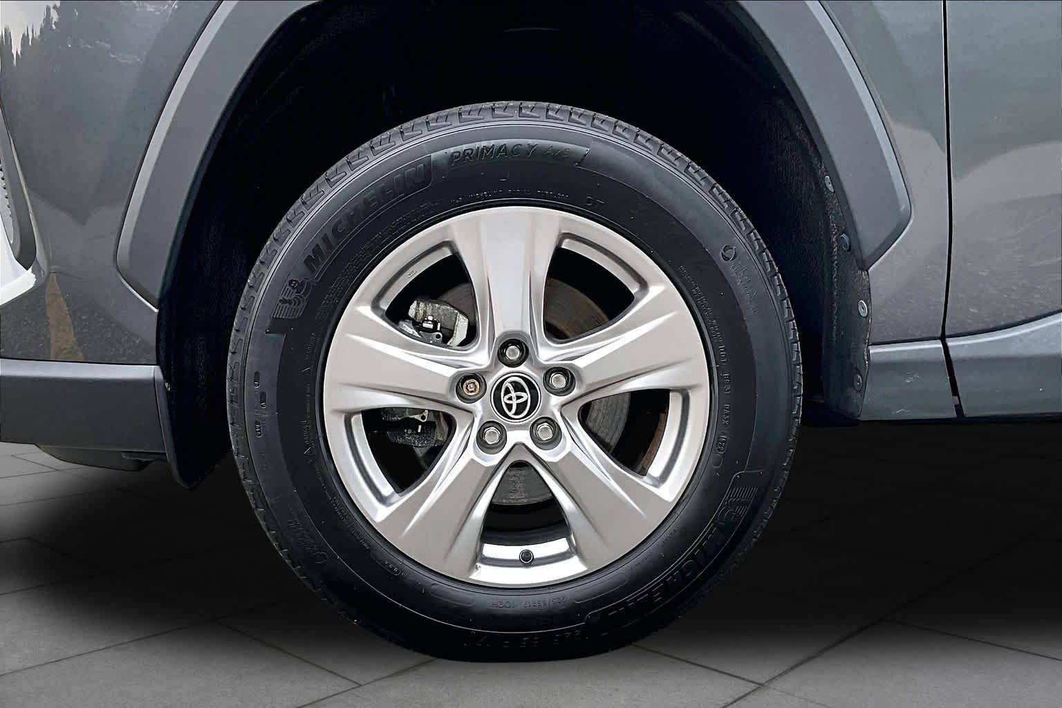 Used 2022 Magnetic Gray Metallic Toyota Hybrid XLE image 20