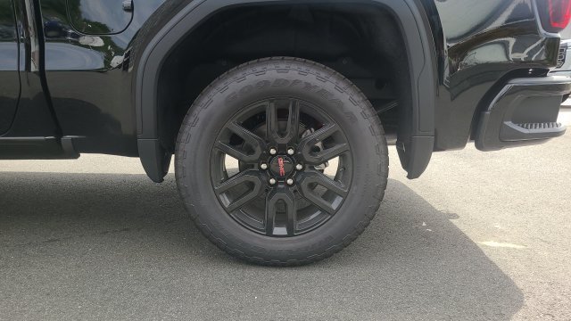 New 2026 Onyx Black GMC Elevation image 9